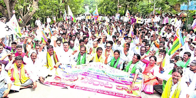లంబాడాలను ఎస్టీ జాబితా నుంచి తొలగించాలి 