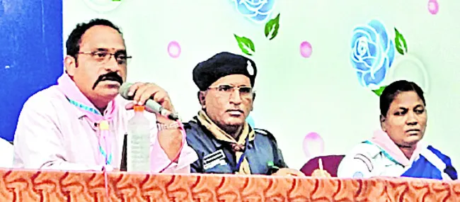 పాఠశాలల్లో స్కౌట్స్‌, గైడ్స్‌ యూనిట్స్‌ ఏర్పాటు చేయాలి 