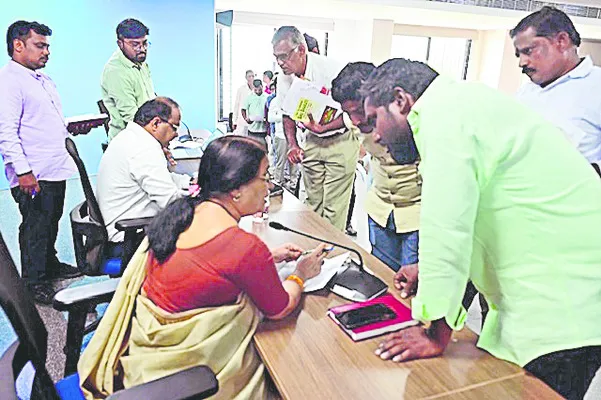 ప్రజావాణిని నిర్లక్ష్యం చేయొద్దు