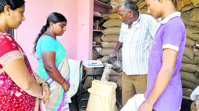 ఈ–కేవైసీ ఉంటేనే రేషన్‌ !