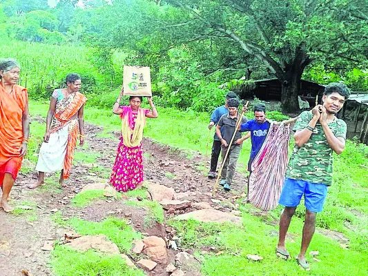 ● నిధులున్నా రోడ్డు నిర్మాణంలో జాప్యం ● గిరిజనులకు శాపం