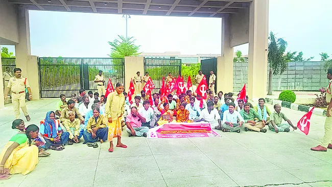 పండుగ పూట పస్తులుండాలా?