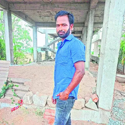 రోడ్డు ప్రమాదంలో వలస కార్మికుడి మృతి