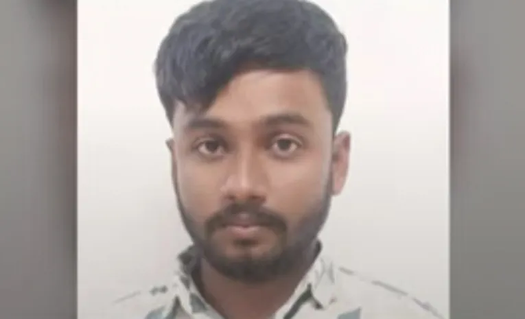 Classmate attacks young woman with blade at Moosapet Metro