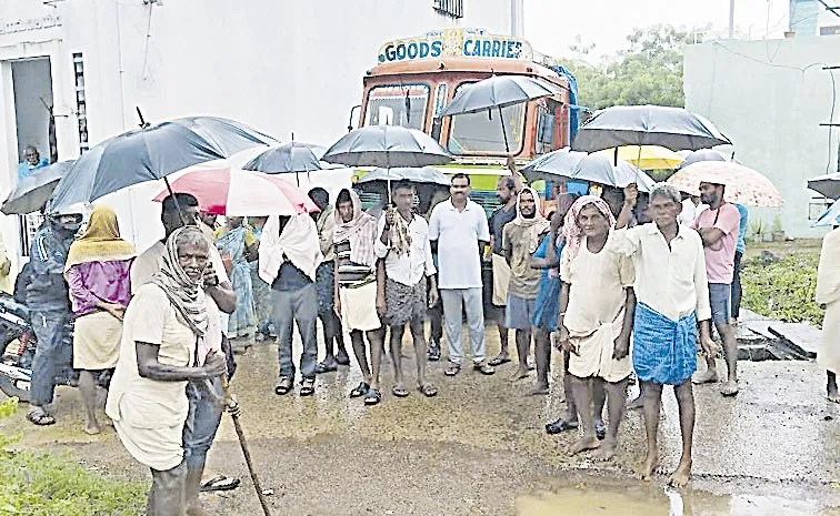 Farmers fires on Achchennai over transporting fertilizers