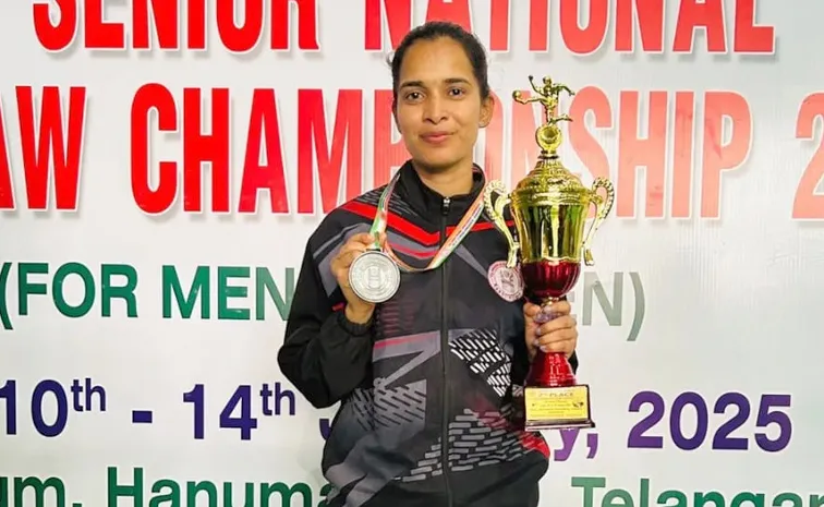 Sepak Takraw Player Navatha  Won Silver After Ligament Treatment