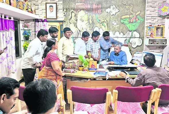 ప్రభుత్వ నిర్లక్ష్యం.. పండితులకు శాపం 
