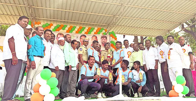 సెపక్‌తక్రా పోటీల్లో ఉమ్మడి జిల్లాకు రెండోస్థానం

