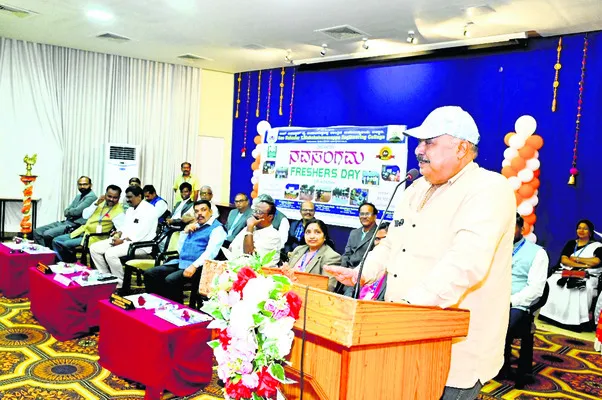 సమయాన్ని వృథా చేసుకోవద్దు 