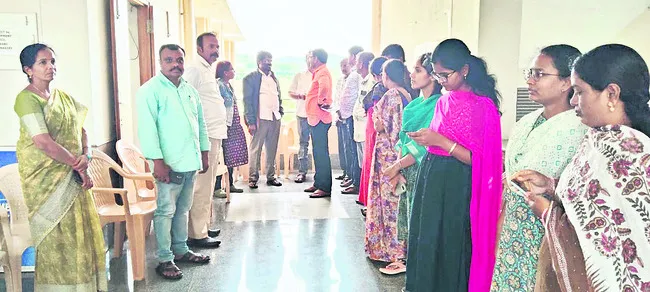 ఎస్సీ సోషల్‌ వెల్ఫేర్‌ ఉద్యోగుల పెన్‌డౌన్‌
