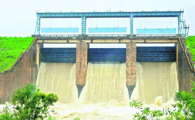 గర్భిణులకు పౌష్టికాహారం అందించాలి