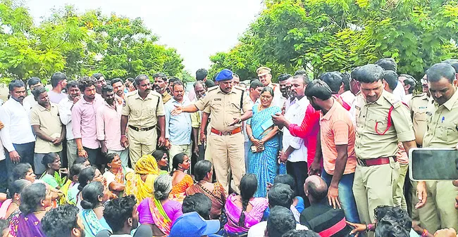 ఆలయ భూమిని కబ్జా చేస్తే ఊరుకోం