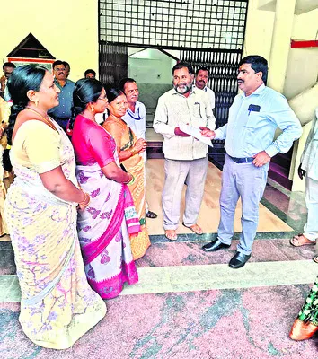 కాంట్రాక్టు ఏజెన్సీలను రద్దు చేయాలి