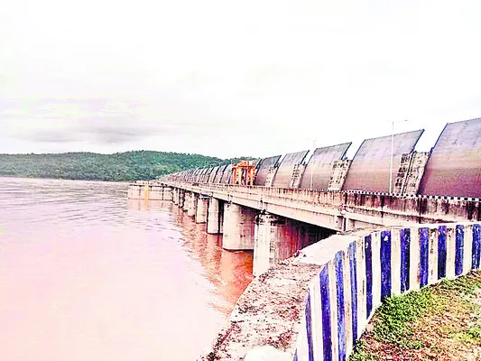 పెరుగుతున్న గోదావరి