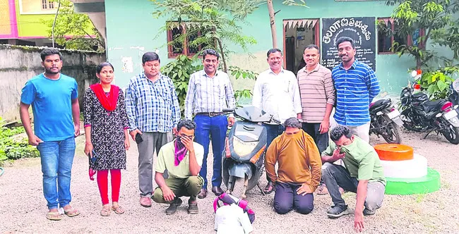 నార్త్ జోన్ టాస్క్ఫోర్స్ ఇన్స్పెక్టర్గా చంద్రశేఖర