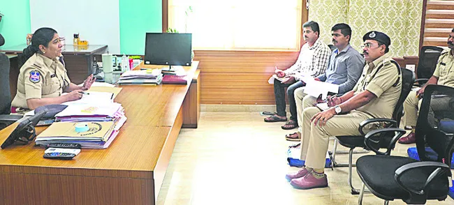 రోడ్డు ప్రమాదాల నివారణకు చర్యలు