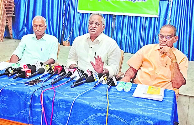 నదీ జలాలు చంద్రబాబు ఆస్తి కాదు 