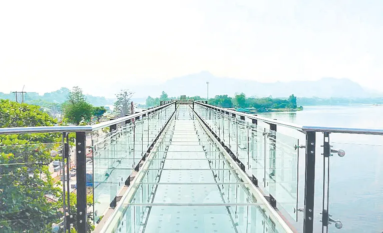 Hyderabad plans 10km skywalk around Hussainsagar