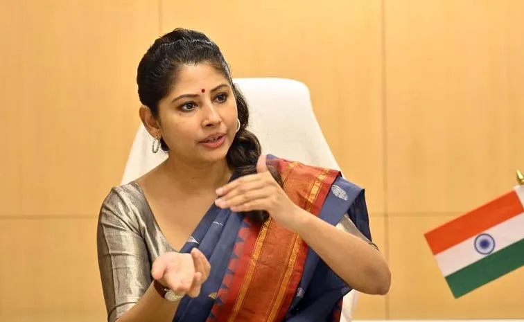 Telangana IAS Smita Sabharwal Petition Against kaleswaram Commission