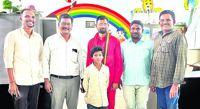 కిడ్నాపర్ నుంచి తప్పించుకున్న బాలుడు
