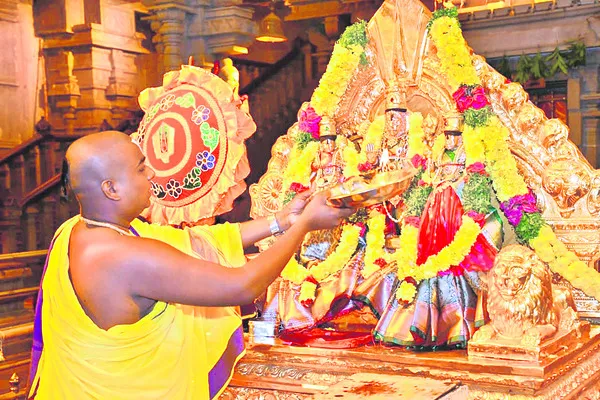 నృసింహుడికి నిత్యారాధనలు