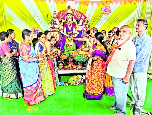 గాయత్రిని కొలిస్తే బ్రహ్మజ్ఞానం