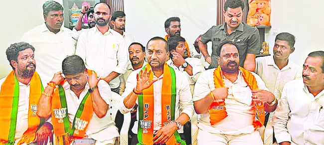 స్థానిక ఎన్నికలకు కాంగ్రెస్ వెనుకడుగు
