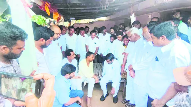 రాష్ట్రంలో ఆటవిక రాజ్యం నడుస్తోంది