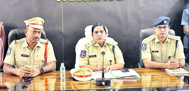 వ్యభిచార ముఠా గుట్టు రట్టు