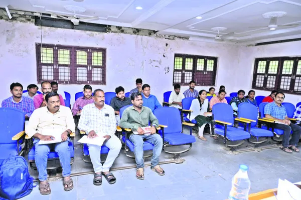ఇళ్ల 