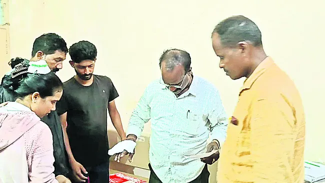 పిచ్చికుక్క స్వైరవిహారం