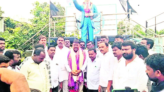 మినీ లెదర్పార్క్ వినియోగంలోకి తెచ్చేందుకు కృషి