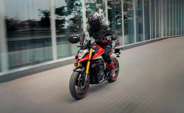 Ultraviolette X-47 Crossover Flies Past 3000 Bookings