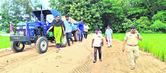 అక్రమ