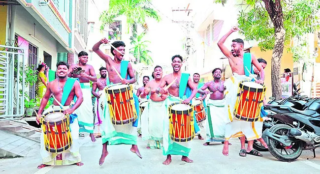 పడగల