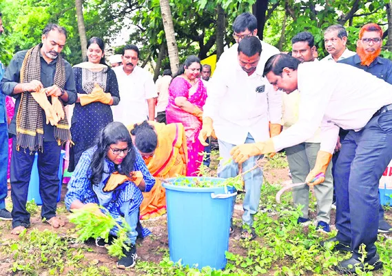 శ్రమదానంతో ఆరోగ్య సమాజం