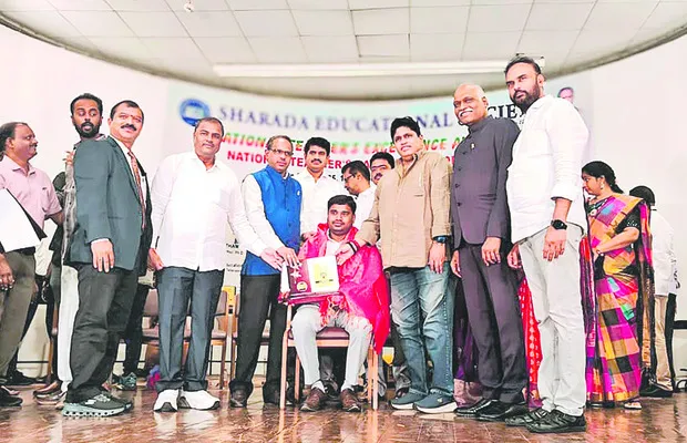 ఎల్మినేడు హెచ్ఎంకు జాతీయ ఉత్తమ ఉపాధ్యాయ అవార్డు