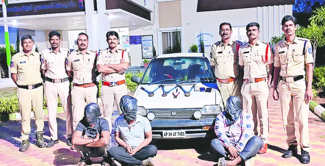 విద్యుత్‌ తీగల చోరీ ముఠా అరెస్ట్‌ 