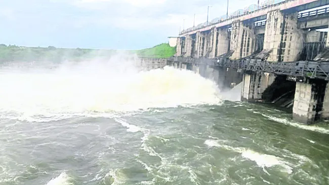 ‘గడ్డెన్నవాగు’కు భారీగా వరద 
