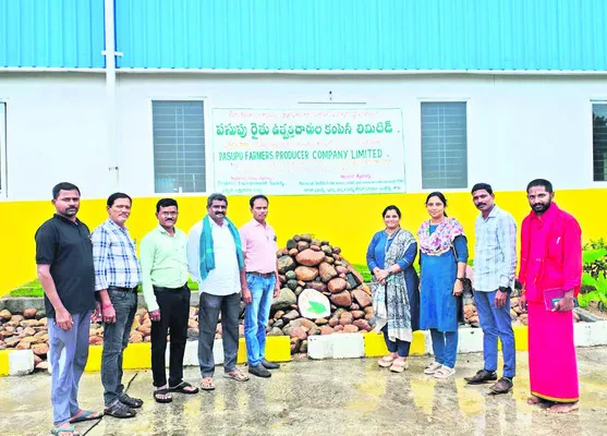 ఆధునిక పద్ధతుల్లో వ్యవసాయాన్ని ముందుకు తీసుకెళ్లాలి
