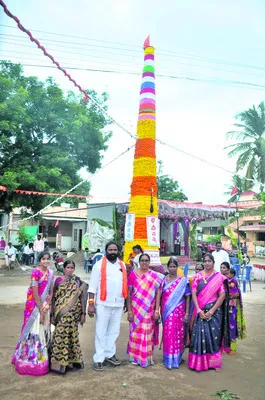 54 అడుగుల భారీ బతుకమ్మ
