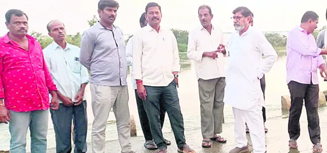 కేటీఆర్ దృష్టికి తీసుకెళ్తాం..