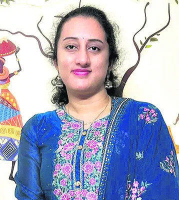 కోచింగ్‌ ఇస్తూనే ఉద్యోగం సాధించి
