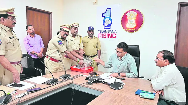 కొత్త మద్యం దుకాణాలకు టెండర్లు షురూ..