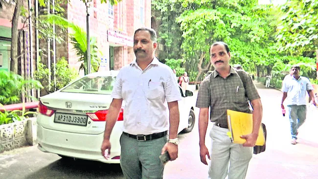 కేజీహెచ్లో సీబీఐ అధికారుల విచారణ