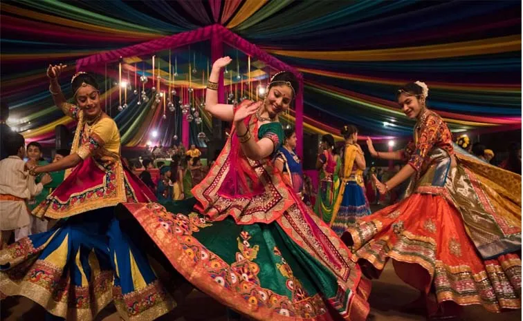 Dussehra 2025: Orthopaedic surgeon warns garba nights to avoid these injuries
