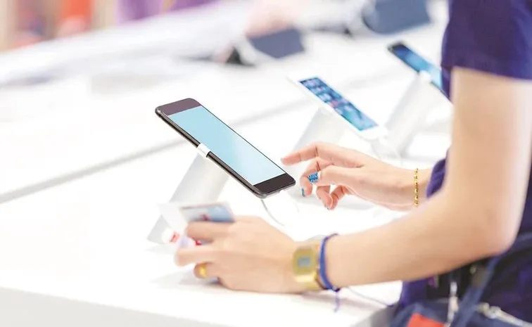 summary ICEA data on smartphone exports from India