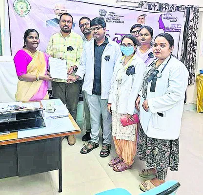 పీహెచ్‌సీ వైద్యుల సమ్మె సైరన్‌ 