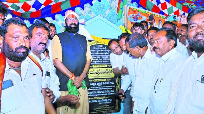 రహదారుల నిర్మాణంలో రాజీపడం