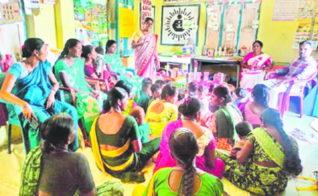 ఆర్టీసీ ప్రయాణికులకు బహుమతులు